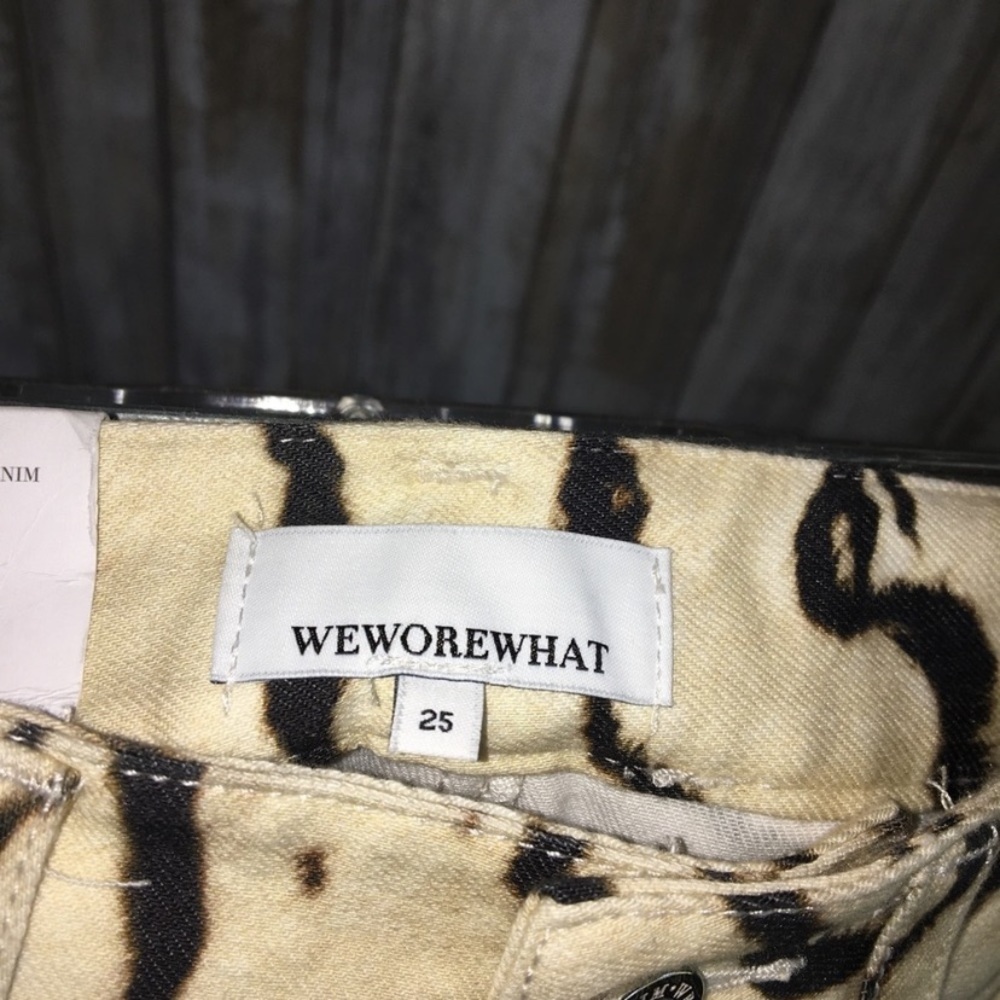NWT WeWoreWhat Zebra Print Slit Hem Straight Leg Jeans Cream Black Size 26 - Picture 8 of 10